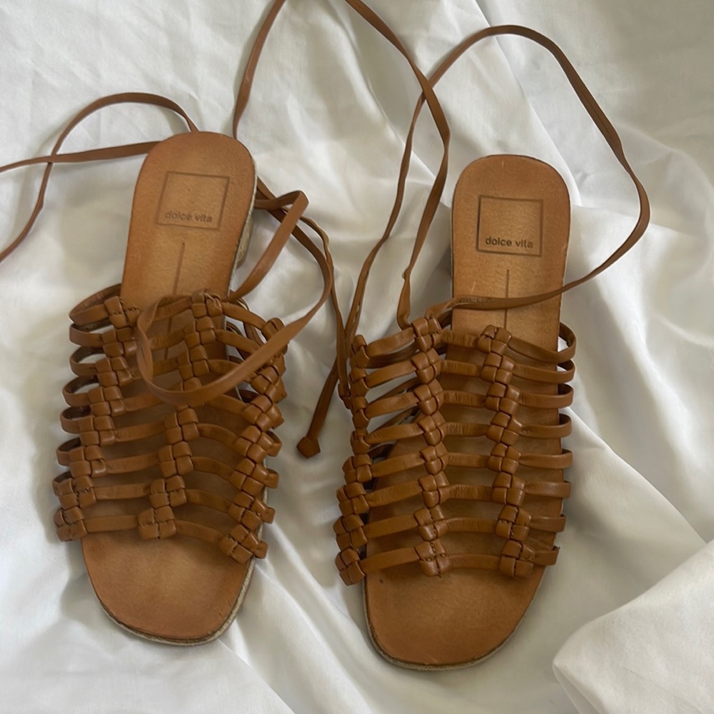 Dolce vita woven sandals size 6 1/2